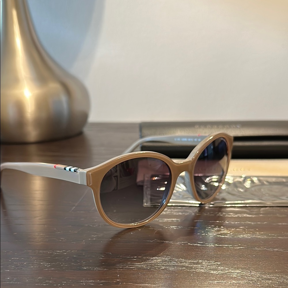 Burberry Beige Sunglasses